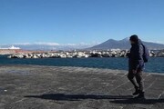 Napoli, neve sul Vesuvio e temperature in calo