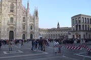 Milano, folla in centro nell'ultimo giorno di zona arancione
