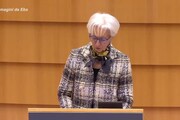 UE, Lagarde: 'Vaccini danno speranza, ma prospettive ancora incerte'