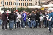 Ambulanti, protesta con furgoni a Piazza della Repubblica contro legge Bolkestein