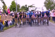 Tour de France: spettatrice imbranata provoca maxi-caduta