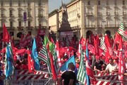Lavoro, a Torino in migliaia per la manifestazione dei sindacati uniti