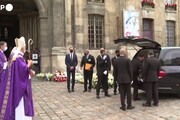 Addio Belbel, i funerali di Belmondo a Saint-Germain-des-Pre's