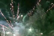 Fuochi d'artificio e pietre dai No Tav contro la polizia in val di Susa
