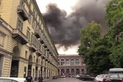 Incendio a Torino, nube di fumo sovrasta la citta'