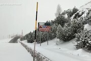 Maltempo, bufera di neve a Passo Fedaia