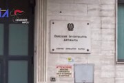 Camorra, 'inchino' della Madonna davanti al boss: arresti e sequestri nel Napoletano