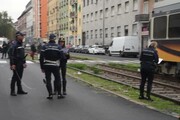 Milano, un 14enne in bici muore investito da un tram