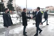 Bambina con sindrome di Down bullizzata, il presidente macedone va a trovarla