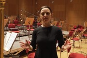 Ucraina, la direttrice d'orchestra Oksana Lyniv: 'Chi sta in silenzio e' complice di Putin'