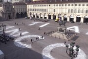'Ti Amo Ancora', la scritta gigante in piazza San Carlo a Torino
