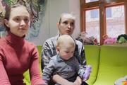 Madre scappata da Mariupol, ha fatto scudo al bambino con il proprio corpo