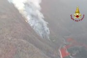 Piemonte, ancora in fiamme i boschi a San Bernardino Verbano