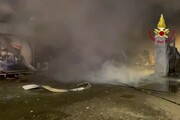 Cagliari, attentato incendiario devasta un distributore di benzina
