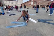 Torino, denim day: un flash mob contro la violenza sulle donne
