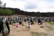 Ucraina, Irpin piange le vittime della guerra nel cimitero cittadino