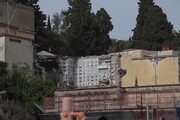 Napoli, loculi al cimitero crollati da 5 mesi: la protesta dei familiari