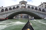 Venezia, giovane gondoliera partecipa a Miss Italia
