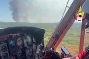 Incendio Carso, le immagini del rogo riprese dall'elicottero dei vigili del fuoco