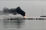 Alghero, yacht in fiamme davanti al lido