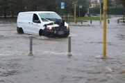 Maltempo, forti piogge nella notte a Milano: esonda il Seveso
