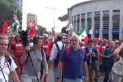 Manifestazione Cgil a Roma, in migliaia a difesa della Costituzione