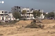 Gaza, bandiere bianche tra i palestinesi diretti a sud