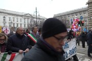 Piazza Fontana, corteo commemorativo: 'Viva l'Italia anti-fascista'