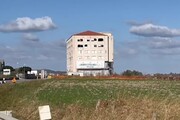 Demolito palazzo Mangeruca, ecomostro della 'ndrangheta nel Crotonese