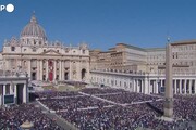 Pasqua, Papa Francesco celebra la messa in piazza San Pietro