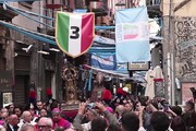 Napoli, la processione di San Gennaro tra sacro e scudetto