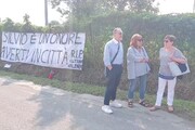 Berlusconi, fiori e messaggi al tempio crematorio di Valenza