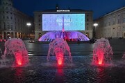 Giornata mondiale rifugiato, Genova illumina la fontana di piazza Ferrari