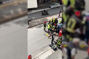 Milano, vettura si ribalta: ferita gravemente una ciclista