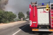 Brucia la Sardegna, vigili del fuoco a lavoro nel Cagliaritano e nel Nuorese