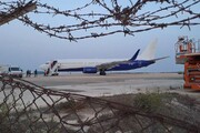 Lampedusa: migranti portati via in aereo, per molti e' il battesimo dell'aria