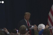 Trump acclamato dai sostenitori in Iowa dopo la vittoria nelle Primarie