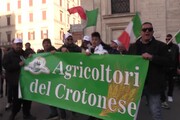 Agricoltori, gruppo calabrese vicino Palazzo Chigi: 'Venduta l'Italia'