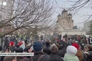 Funerali Navalny, la folla dei sostenitori scandisce il suo nome