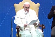 Papa Francesco: 'Investire in anticoncezionali ed armi è contro la vita'