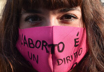 Una manifestazione per il diritto all'aborto (ANSA)
