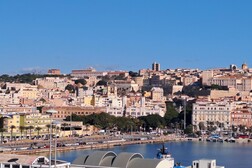 Turismo: Cagliari vista dal porto