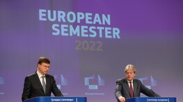 Valdis Dombrovskis e Paolo Gentiloni in conferenza stampa