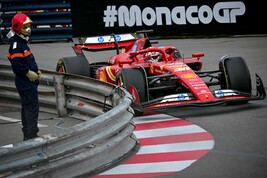La Ferrari di Leclerc in pole a Monaco