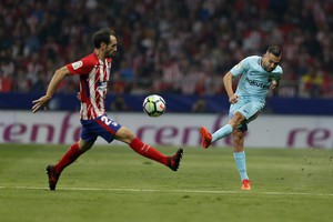 Calcio:Suarez salva Barcellona, all'Atl.Madrid solo un punto (ANSA)