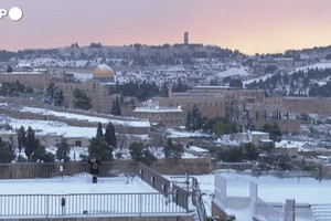 Neve a Gerusalemme, la Citta' santa imbiancata (ANSA)