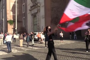 Iran, sfila a Roma il corteo degli studenti iraniani (ANSA)