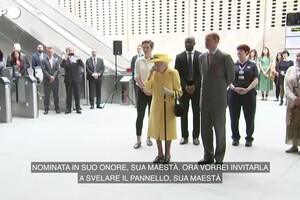 Londra, la Regina all'inaugurazione della nuova metro a lei intitolata (ANSA)