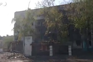 Ucraina, gli edifici semi-distrutti a Severodonetsk (ANSA)