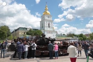 Kiev, inaugurata una mostra di attrezzature militari russe distrutte (ANSA)